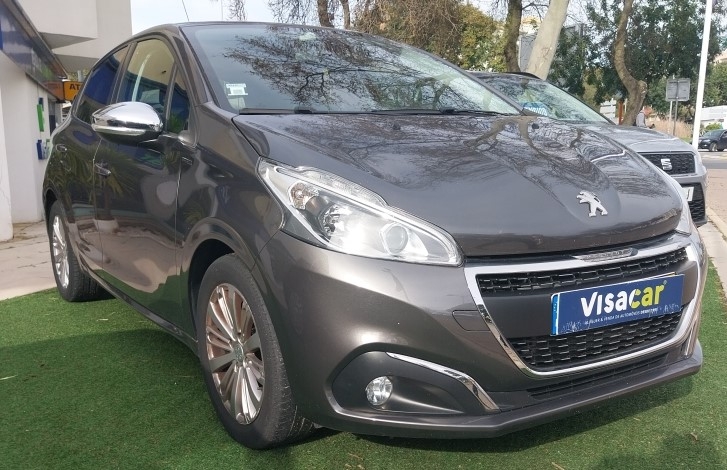 Peugeot 208 1.2 SIGNATURE