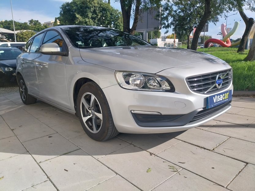 Volvo V60 D2